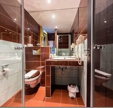 Gutshof Wellenbad فندق